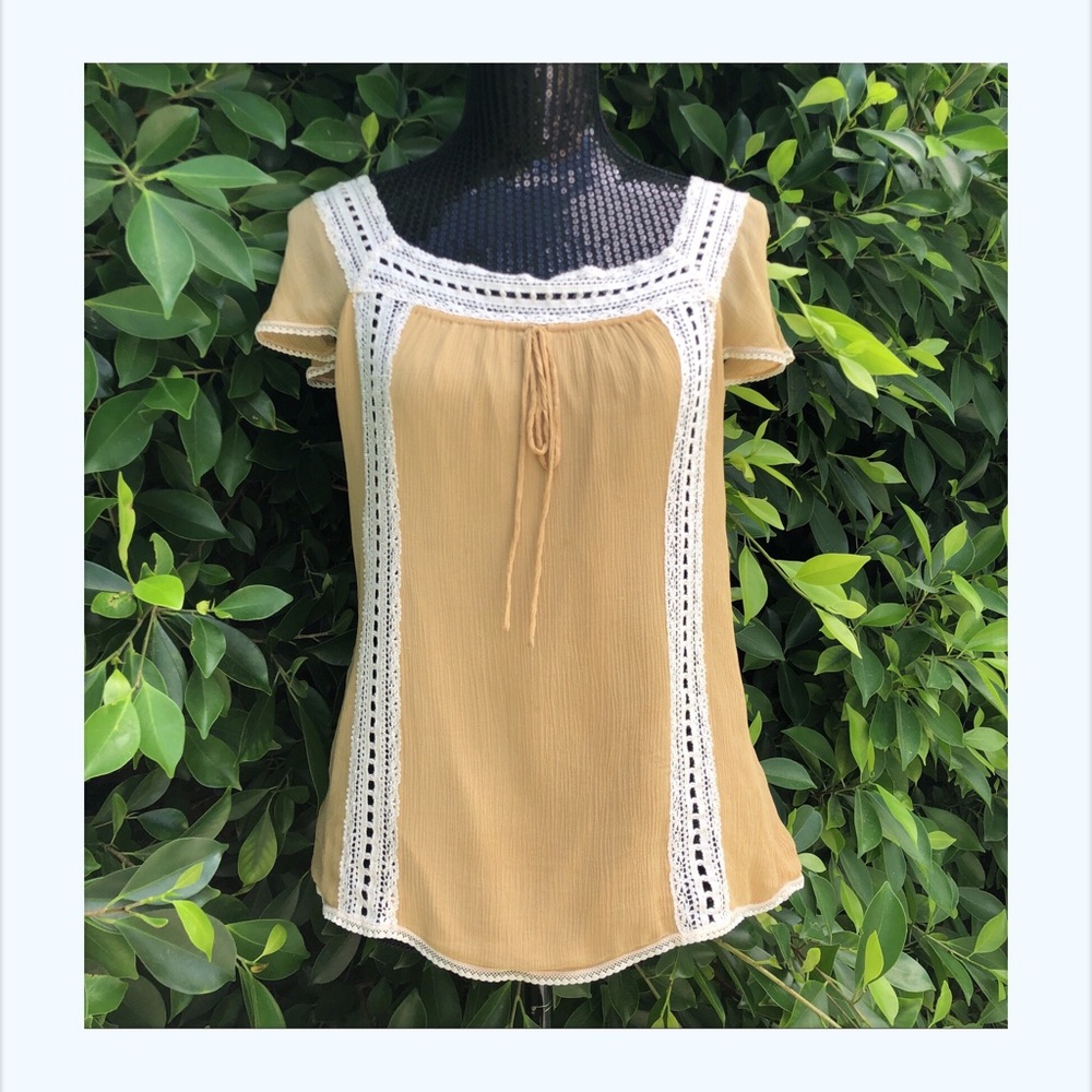 Banana Republic Blouse with lace details